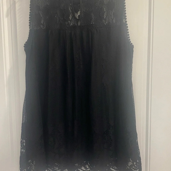 Black plus size top with beautiful lace accents sleeveless - Picture 2 of 5